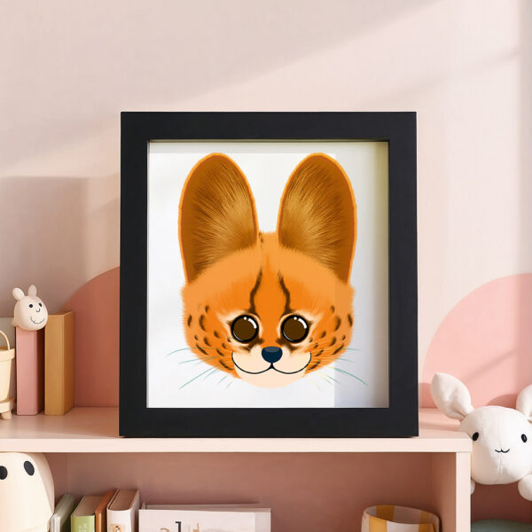 Illustration d’un serval souriant dans un cadre noir, posé dans une chambre d’enfant.